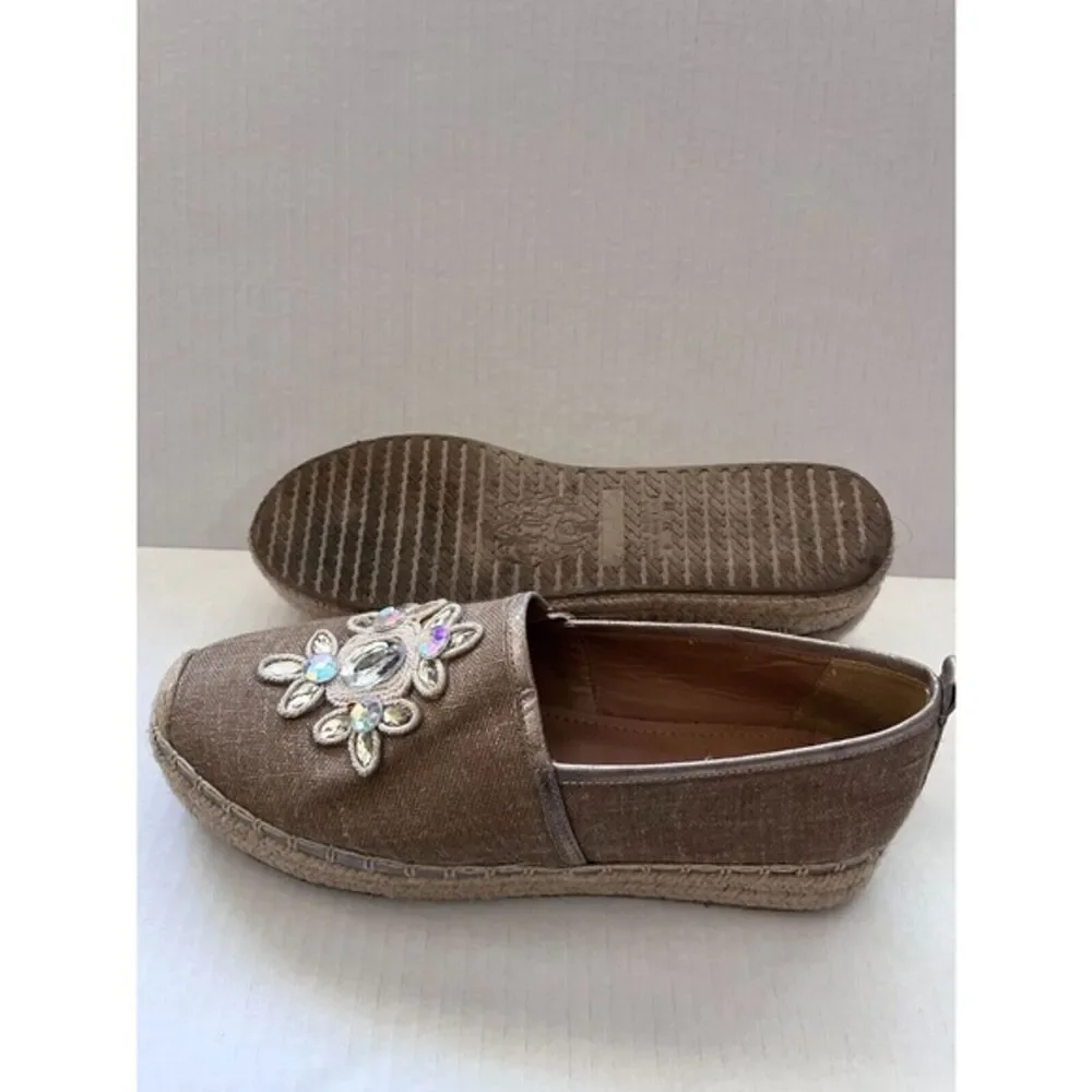 Klub Nico Women's Espadrille Tan Canvas w/ Metallic Thread Size 8